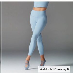 TAVI - Scallop High Waisted 7/8 Tight/Legging - NWT - Sky Blue